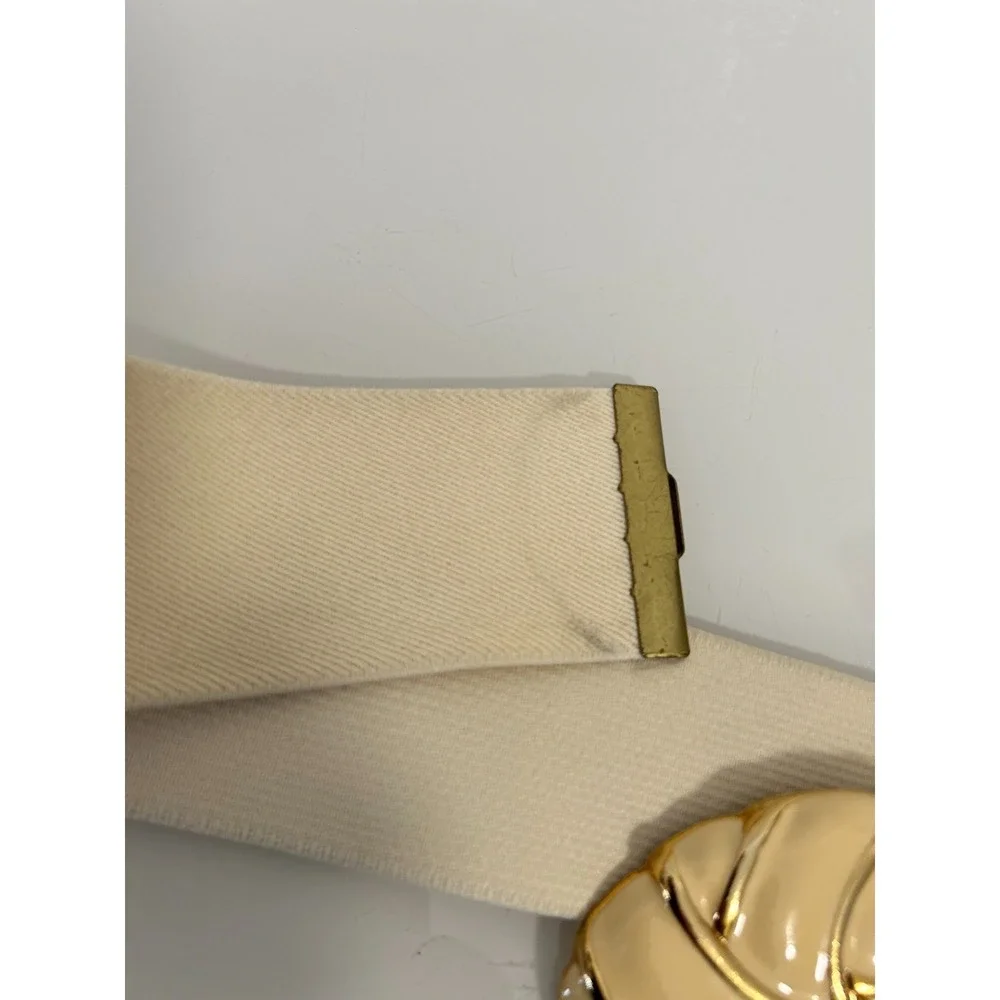 Vintage Day-Lor 80s Cream Elastic Cinch Belt M Gold Enamel Swirl Buckle USA GUC